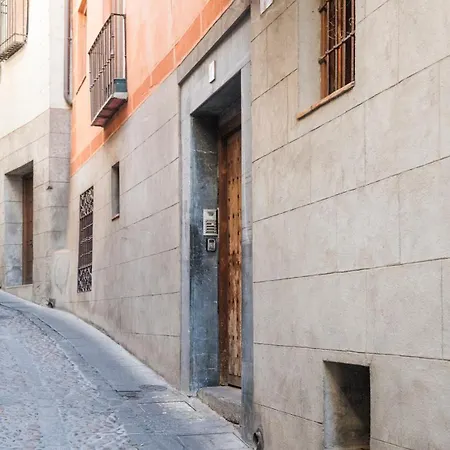 La Contessina, Junto A La Catedral